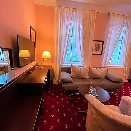 & Restaurant Bergschloesschen Отель